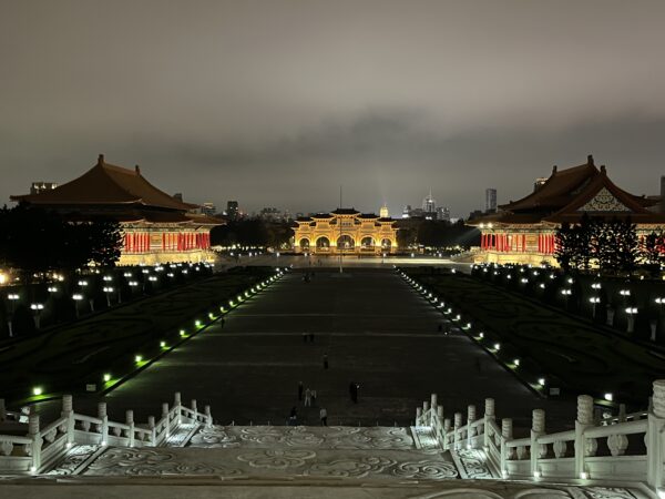 メインホールから中正紀念堂構内全体を見下ろした夜景
