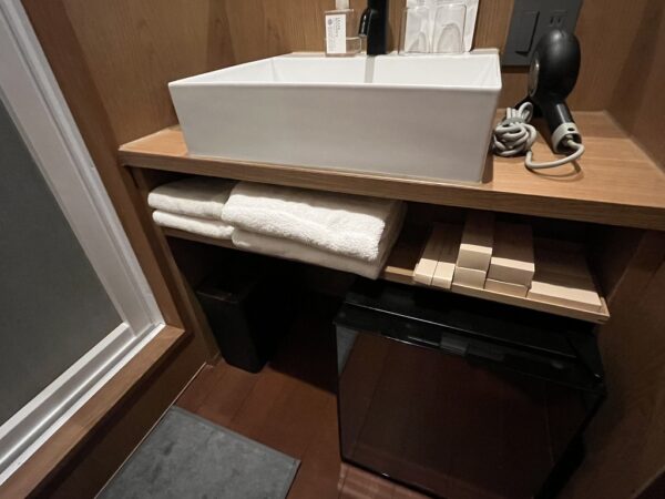 料理谷邸 葛籠の部屋「令月」内の洗面所